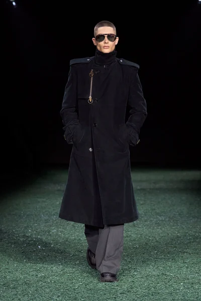 Look 48